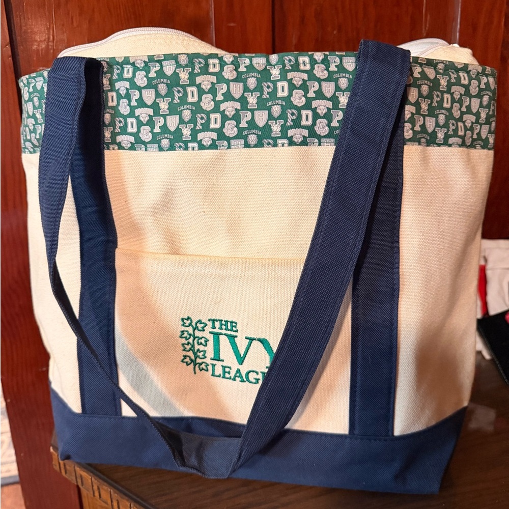 Vineyard Vines Ivy League Zippered Canvas Tote Bag - Cream and Navy